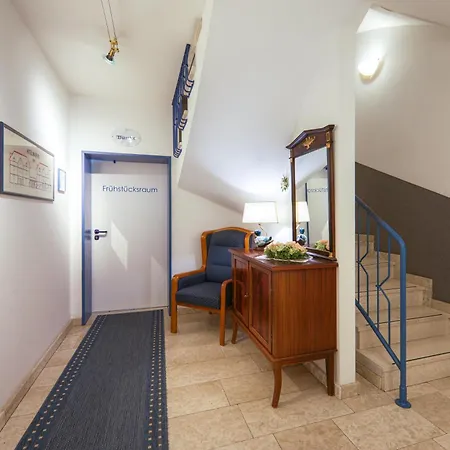 فندق Ingeborg 3*